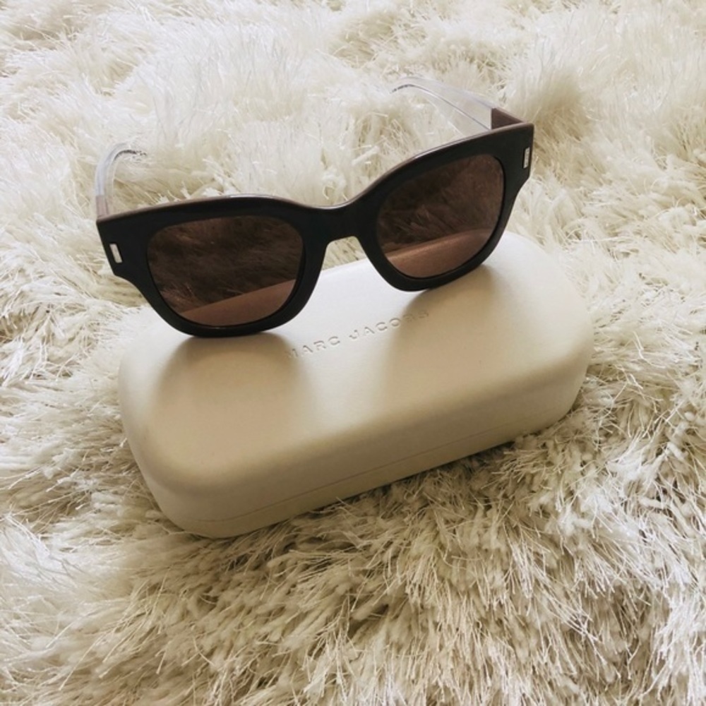 MARC JACOBS SUNGLASSES 🕶 - Picture 3 of 7